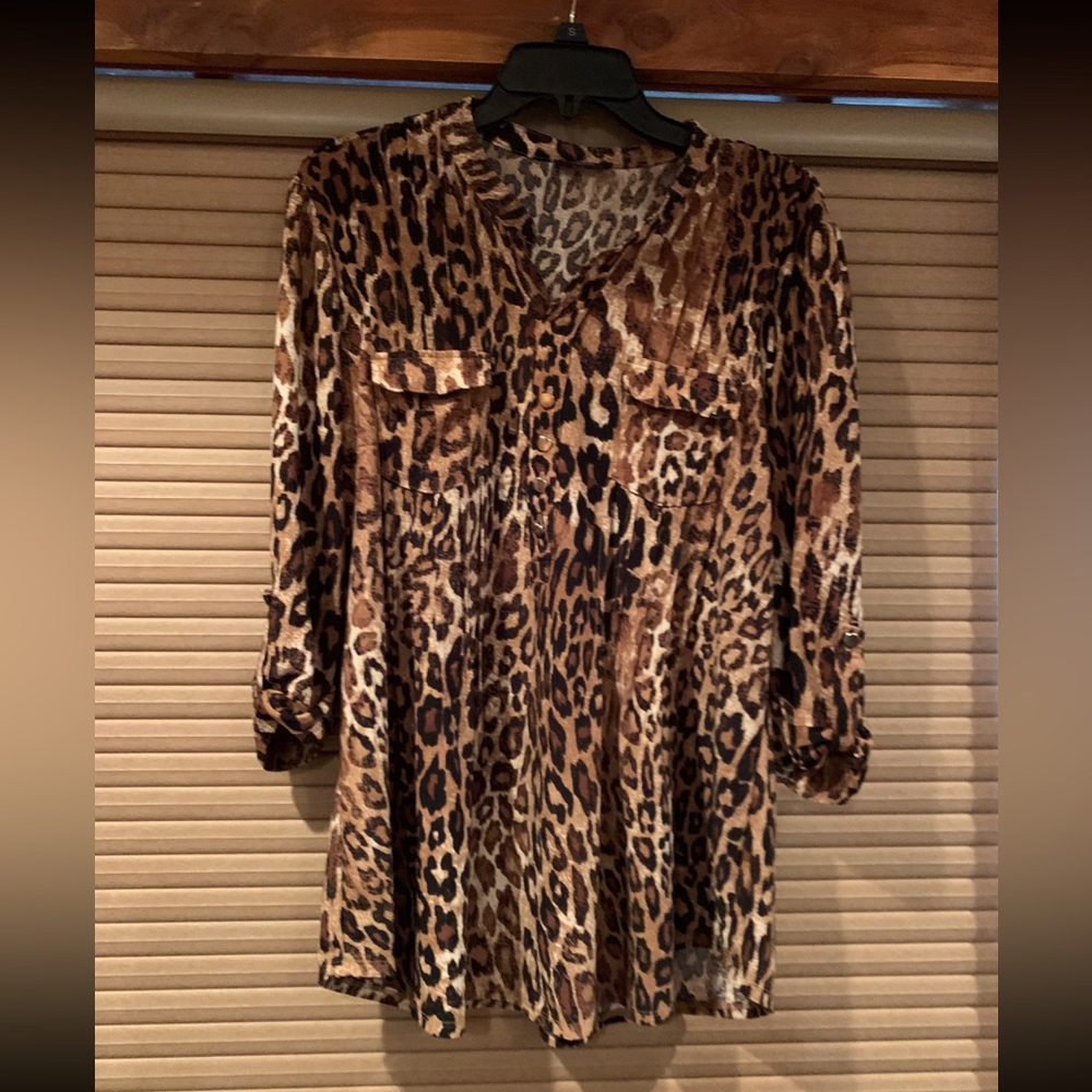 Women’s leopard top!